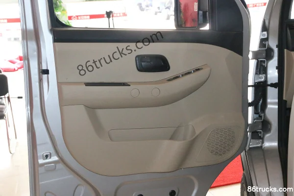 Changan Kuayue King X3 1.5L Gasoline 112hp 4X2(6 wheels) 3.2m Single Row Flatbed Truck (China VI) Cab (2) | 86Trucks