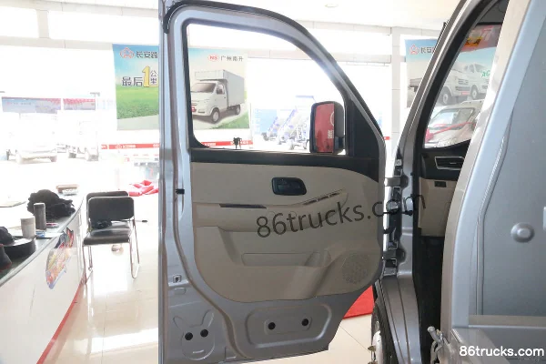 Changan Kuayue King X3 1.5L Gasoline 112hp 4X2(6 wheels) 3.2m Single Row Flatbed Truck (China VI) Cab (1) | 86Trucks