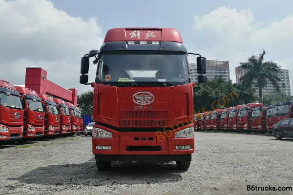 FAW Jiefang J6M Heavy Truck 350 hp 4X2(6 wheels) Tractor Truck (12-speed) Exterior (3) | 86Trucks