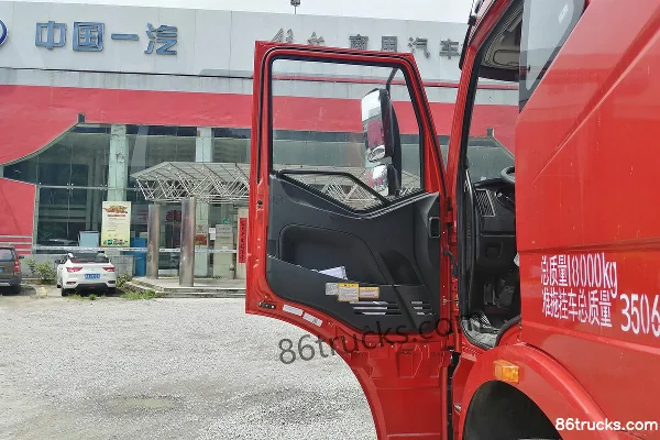 FAW Jiefang J6M Heavy Truck 350 hp 4X2(6 wheels) Tractor Truck (12-speed) Cab (1) | 86Trucks