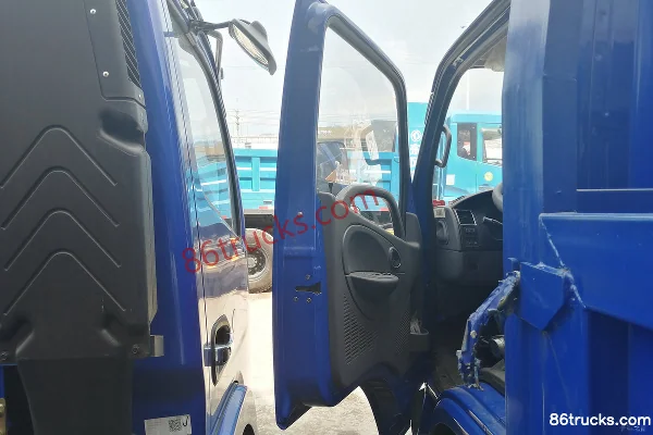 Dongfeng Lituo T5 95 hp 4X2(6 wheels) 3.1m Dump Truck (Φ90 Double Lift) Cab (1) | 86Trucks