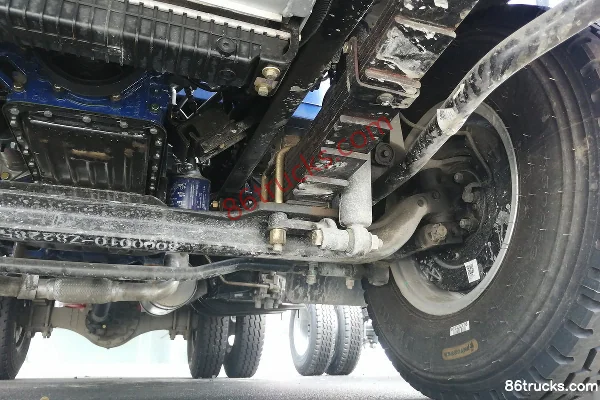 Dongfeng Lituo T5 95 hp 4X2(6 wheels) 3.1m Dump Truck (Φ90 Double Lift) Chassis (3) | 86Trucks
