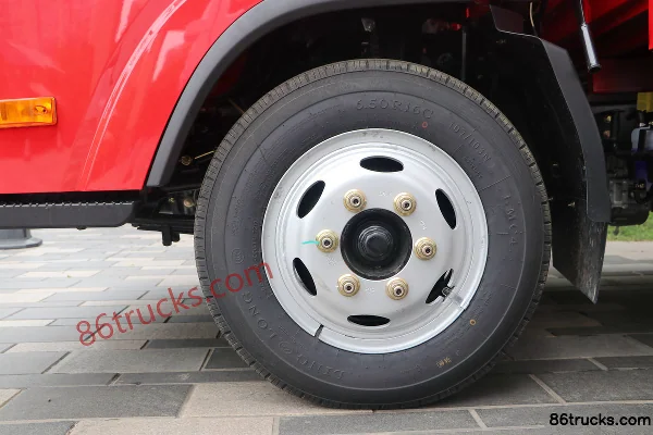 FAW Jiefang HuVR 88hp 4X2(6 wheels) 3.7m single-row flatbed light truck (WLY) Chassis (3) | 86Trucks