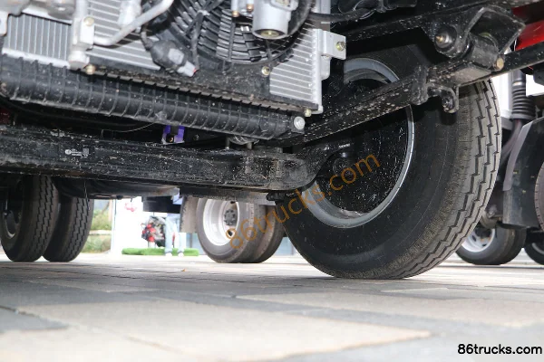 FAW Jiefang HuVR 88hp 4X2(6 wheels) 3.7m single-row flatbed light truck (WLY) Chassis (2) | 86Trucks