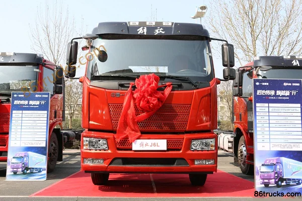Chengliwei Chengliwei FAW Jiefang chassis powder tank truck