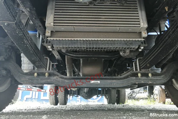 Foton Ruowo ES3 160 hp 4X2(6 wheels) 3.8m Crew Cab Van Light Truck Chassis (1) | 86Trucks