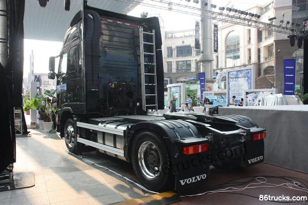 Volvo FH16 Heavy Truck 660 hp 4X2(6 wheels) Tractor Truck Exterior (3) | 86Trucks