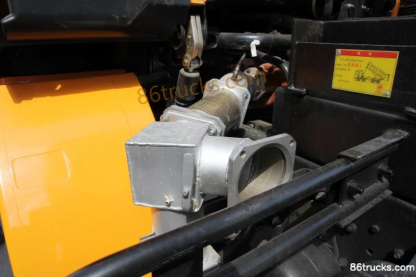 SHACMAN Delong F2000 Heavy Truck 350 hp 6X4(10 wheels) 5.6m LNG Dump Truck Cab (1) | 86Trucks