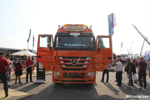 Mercedes-Benz Actros heavy truck 460 hp 6X4(10 wheels) tractor truck (model 2646 LS) Exterior (2) | 86Trucks