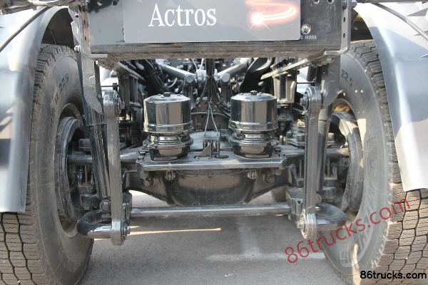 Mercedes-Benz Actros camion lourd 550 ch 8X8(12 roues) camion porteur (châssis modèle 4155) (1) | 86Trucks