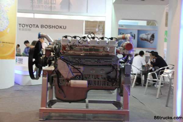 Sinotruk WD615.95 336 hp 10L China III Diesel Engine Exterior (3) | 86Trucks
