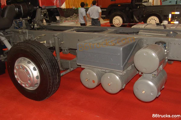 Shijun Gelaole camion lourd 336 ch 8X4(12 roues) camion porteur (châssis) (3) | 86Trucks