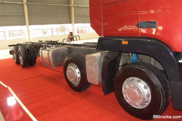 Shijun Gelaole camion lourd 336 ch 8X4(12 roues) camion porteur (châssis) (1) | 86Trucks