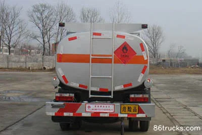 Dongfeng Furika 90 ch 4X2(6 roues) Camion citerne à carburant (Marque Chusheng) Extérieur (2) | 86Trucks