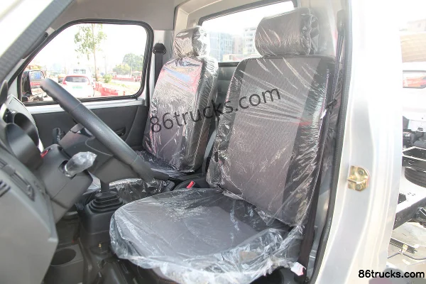 Dongfeng T3 (formerly Xiaobawang W) 1.5L 113hp 4X2(6 wheels) 3.7m single row box truck (China VI) Cab (3) | 86Trucks