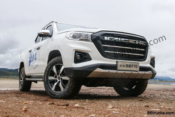 Changan Kaicheng F70 Executive Edition 2.5T Diesel 129hp 2WD Standard Wheelbase Double Row Pickup Exterior