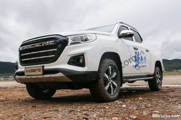 Changan Kaicheng F70 Executive Edition 2.5T Diesel 129hp 2WD Standard Wheelbase Double Row Pickup Exterior (2) | 86Trucks
