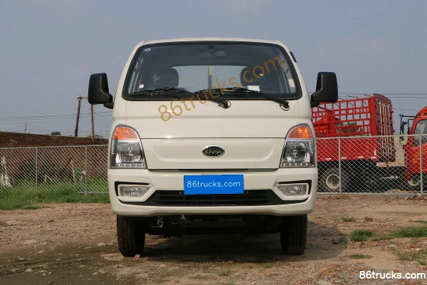 Kama Ruihang X1 1.5L 110hp 4X2(6 wheels) 3.98m Single Row Flatbed Micro Truck Exterior (2) | 86Trucks
