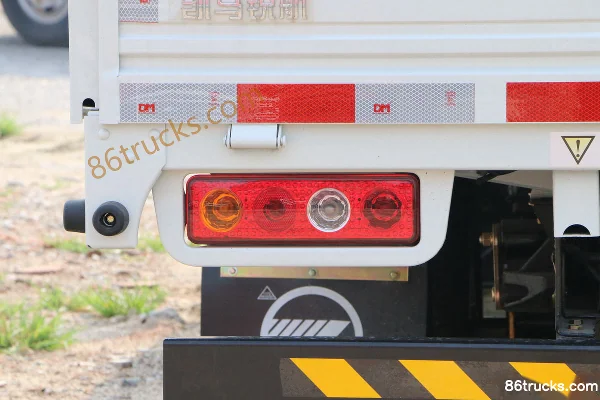 Kama Ruihang X1 1.5L 110hp 4X2(6 wheels) 3.98m Single Row Flatbed Micro Truck Body (2) | 86Trucks
