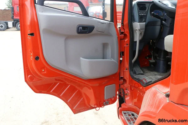 Dongfeng Commercial Vehicle Tianjin Medium Truck 180hp 4X2(6 wheels) Cargo Truck Chassis Cab (2) | 86Trucks