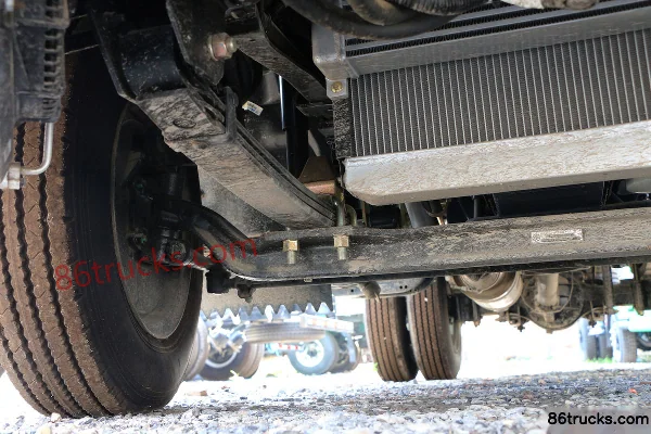 Tangjun Ouling K1 Series 110 hp 4X2(6 wheels) 3.7m single-row cab flatbed light truck Chassis (2) | 86Trucks