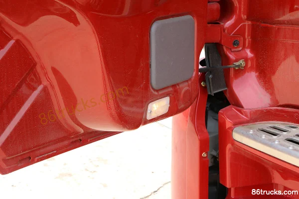Dongfeng Commercial Vehicle Tianlong Heavy Truck Qihang Edition 450hp 6X4(10 wheels) Dangerous Goods Tractor Truck (435 Rear Axle) Cab (3)