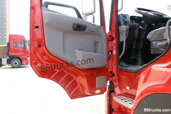 Dongfeng Commercial Vehicle Tianlong Heavy Truck Qihang Edition 450hp 6X4(10 wheels) Dangerous Goods Tractor Truck (435 Rear Axle) Cab (2)