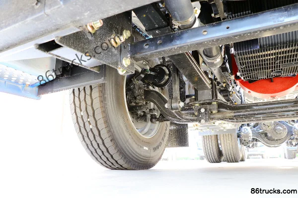 Foton Auman GTL 6 series heavy truck 430 hp 6X4(10 wheels) tractor truck Chassis (2) | 86Trucks