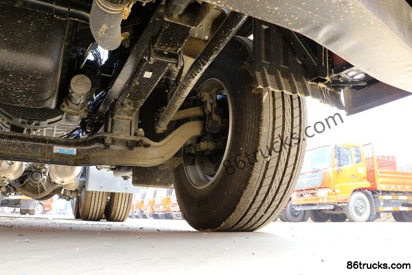 Dongfeng Commercial Vehicle Tianlong VL Heavy Truck 2019 400hp 6X4(10 wheels) Tractor Truck (416 Rear Axle) Chassis (3) | 86Trucks