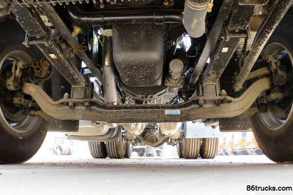 Dongfeng Commercial Vehicle Tianlong VL Heavy Truck 2019 400hp 6X4(10 wheels) Tractor Truck (416 Rear Axle) Chassis (1) | 86Trucks