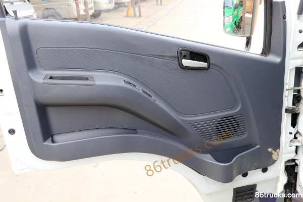 Yuejin Fuxing S70 1.5L 113hp 4X2(6 wheels) Gasoline 3.33m Single Row Van Mini Truck (China VI) Cab (2) | 86Trucks