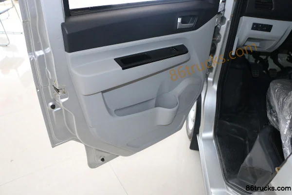 Karry Youjin Practical 1.3L 91hp 4X2(6 wheels) Gasoline 2.5m Double Row Flatbed Mini Truck (China VI) Cab (1) | 86Trucks