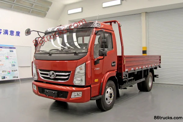 Yuejin Shangjun X500-33 2019 143hp 4X2(6 wheels) 4.2m Single Row Flatbed Light Truck Exterior (3) | 86Trucks