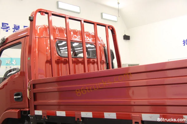 Yuejin Shangjun X500-33 2019 143hp 4X2(6 wheels) 4.2m Single Row Flatbed Light Truck Body (1) | 86Trucks