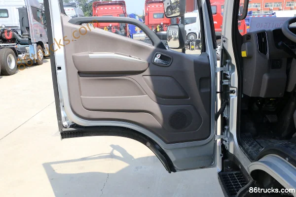 Foton Aumark S3 Series High-Efficiency Express Freight Version 156 hp 4X2(6 wheels) 3.8m Semi-Row Van Light Truck Cab (3) | 86Trucks