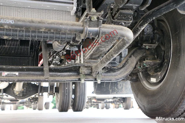 Foton Aumark S3 Series High-Efficiency Express Freight Version 156 hp 4X2(6 wheels) 3.8m Semi-Row Van Light Truck Chassis (3) | 86Trucks
