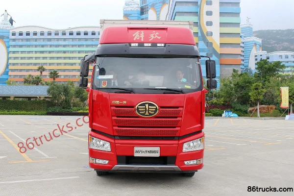 FAW Jiefang J6P 350 ch 8X4(12 roues) 9,6 m camion frigorifique (marque Hongtianniu) Extérieur