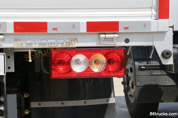 Foton Aumark S3 Series 143 hp 4X2(6 wheels) 3.8m Half-cab Flatbed Light Truck (ZF 6-speed) Body (3) | 86Trucks
