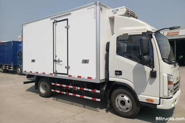 JAC Shuailing Q3 132 ch 4X2(6 roues) 4,015 m cabine simple camion frigorifique Extérieur (3) | 86Trucks