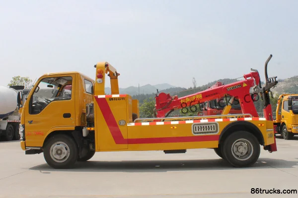 Qingling Isuzu 600P 130 hp 4X2(6 wheels) Wrecker Truck (Pafeite Brand) Exterior (2) | 86Trucks