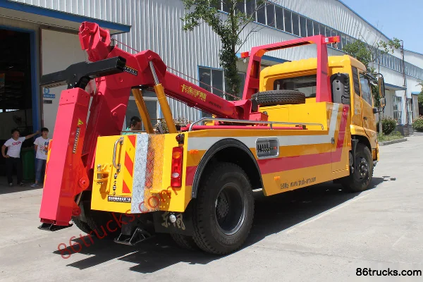 Dongfeng Tianjin 180 hp 4X2(6 wheels) Wrecker (Pafeite) Exterior (3) | 86Trucks