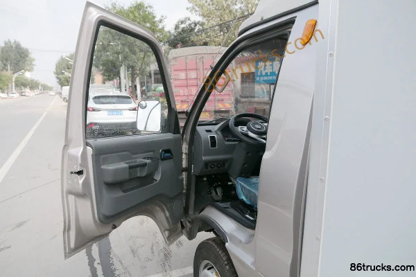 BAW Black Leopard Xingyun G6 1.5L 116hp 4X2(6 wheels) Gasoline 3.06m Single Row Van Truck (China VI) Cab (1) | 86Trucks