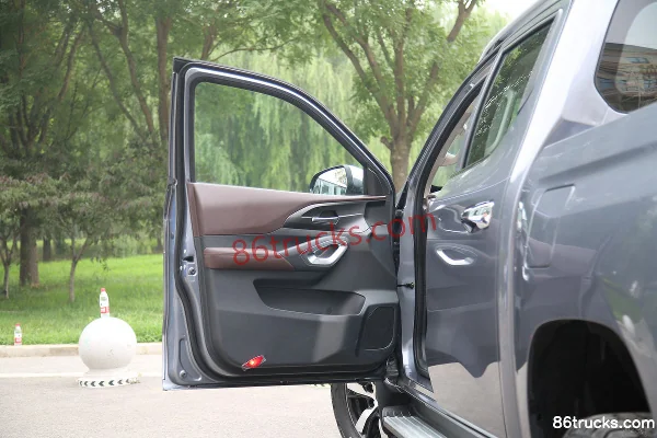 Changan Kaicheng F70 Standard Edition 2.5T Diesel 129hp 2WD Standard Wheelbase Double Row Pickup Chassis (3) | 86Trucks