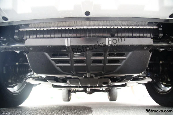 Changan Kaicheng F70 Standard Edition 2.5T Diesel 129hp 2WD Standard Wheelbase Double Row Pickup Body (1) | 86Trucks