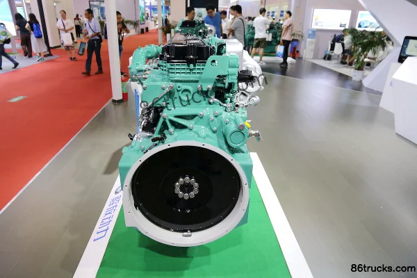 Xichai CA6DL6-34E6 340 hp 8.6L China VI Diesel Engine Exterior (3) | 86Trucks