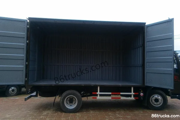 Sinotruk HOWO Hanjiang 2019 Model 156 hp 4X2(6 wheels) 4.15m single-row box truck (6 doors) Cab (1) | 86Trucks