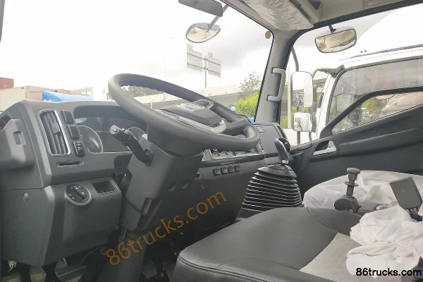 FAW Jiefang J6F 130 hp 4X2(6 wheels) 3.82m Extended Cab Stake Light Truck (6-speed) (1) | 86Trucks