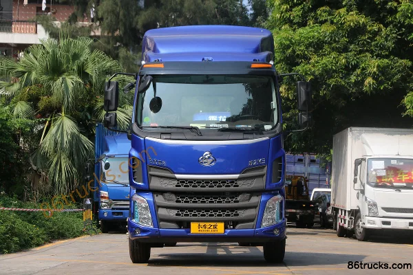 Dongfeng Liuqi nouveau Chenglong M3 camion moyen 195 ch 4X2(6 roues) 6,8 m camion porteur fourgon (China VI) Extérieur (2) | 86Trucks