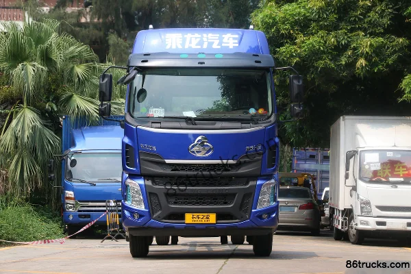 Dongfeng Liuqi Chenglong H5 290hp 4X2(6 wheels) 6.8m van cargo truck Exterior (2) | 86Trucks