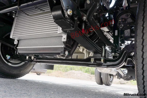 JAC Shuailing E Medium Body 152 hp 4X2(6 wheels) 4.15m Single Row Box Van Light Truck (Xingrui 6-speed) Chassis (2) | 86Trucks